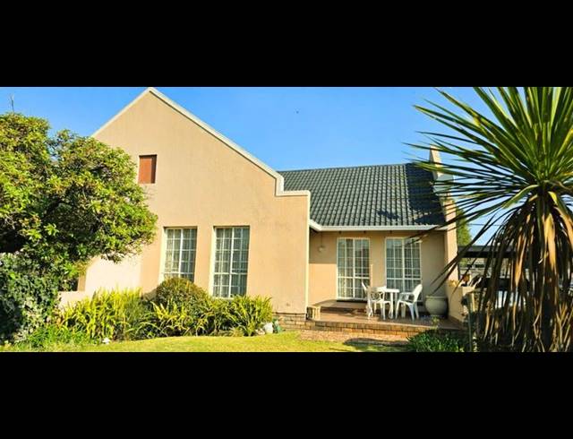 2 BEDROOM SIMPLEX FOR SALE IN ALBERTSDAL